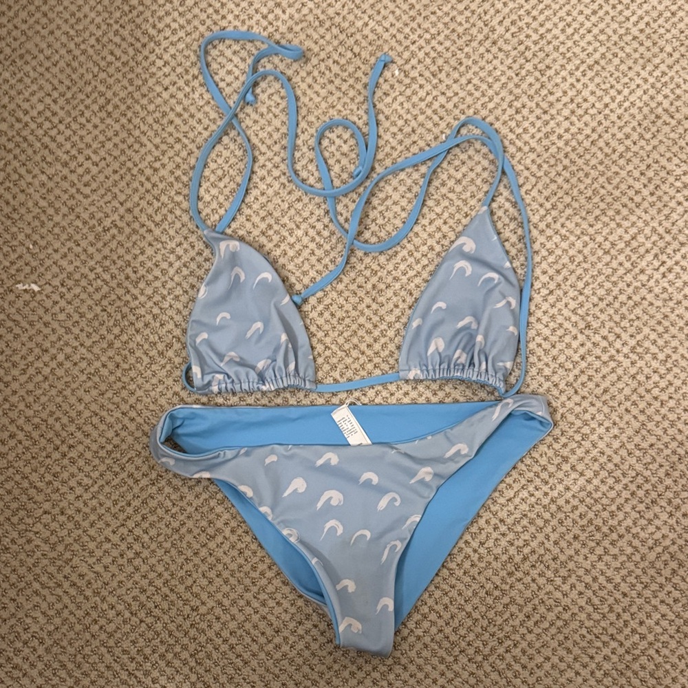 Chic Light Blue Bikini With Pattern - image 1